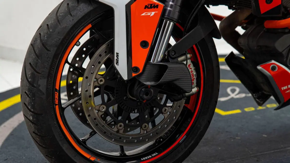 KTM 1290 Super Duke GT ABS (2016 - 18) (14)