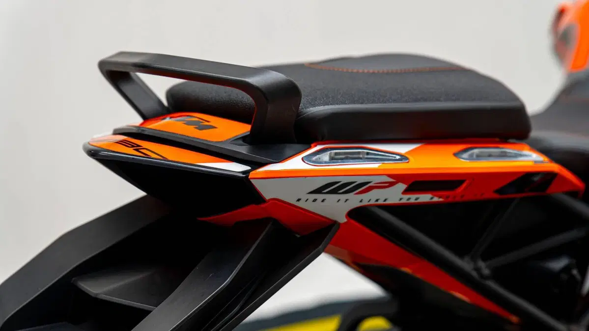 KTM 1290 Super Duke GT ABS (2016 - 18) (16)