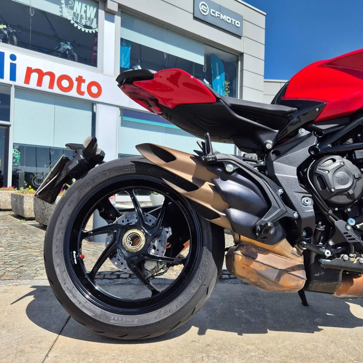 MV Agusta Brutale 800 Rosso (2021 - 23) (5)