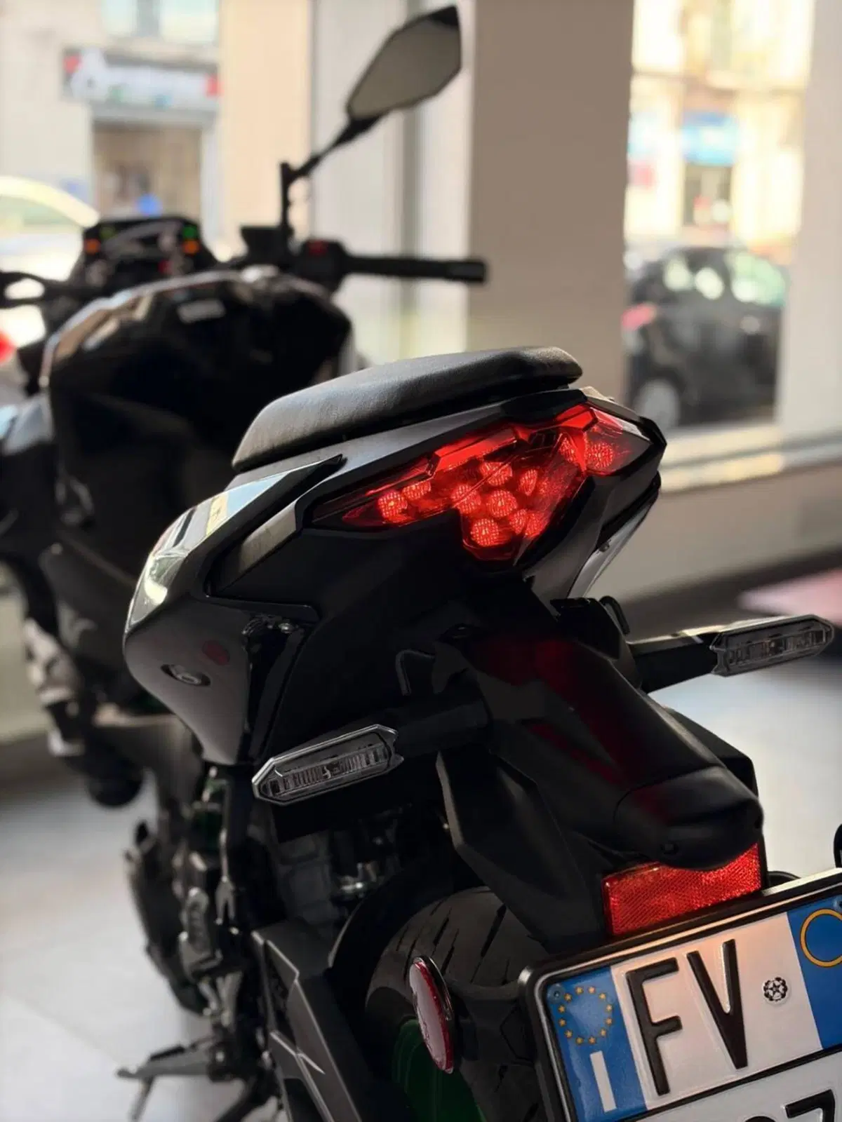 Kawasaki Z 500 SE Sport (2025 - 26) (4)