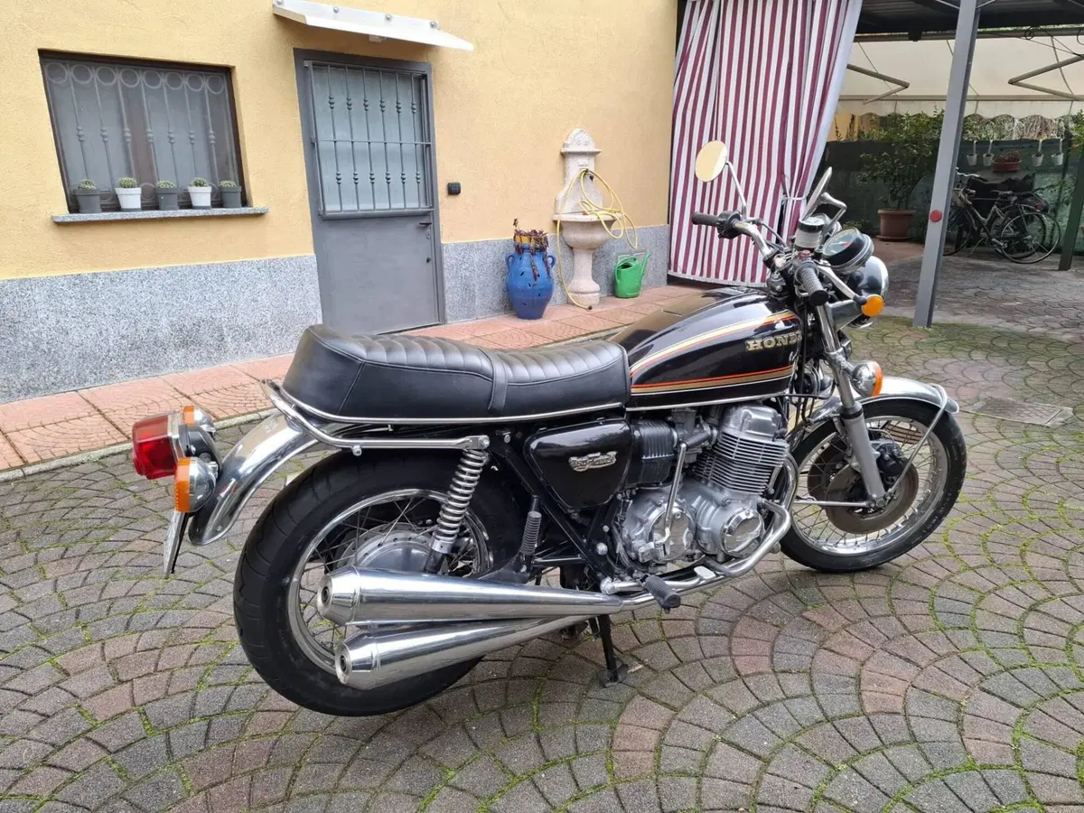 Honda CB 750 Four (2)