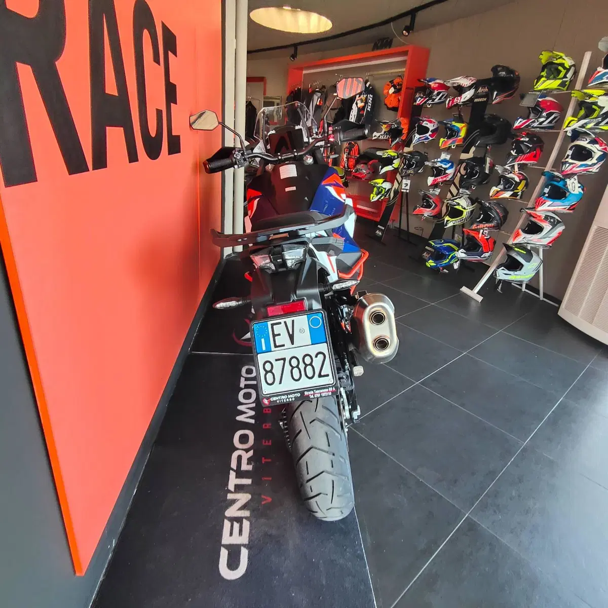 KTM 1290 Super Adventure R (2021) (2)