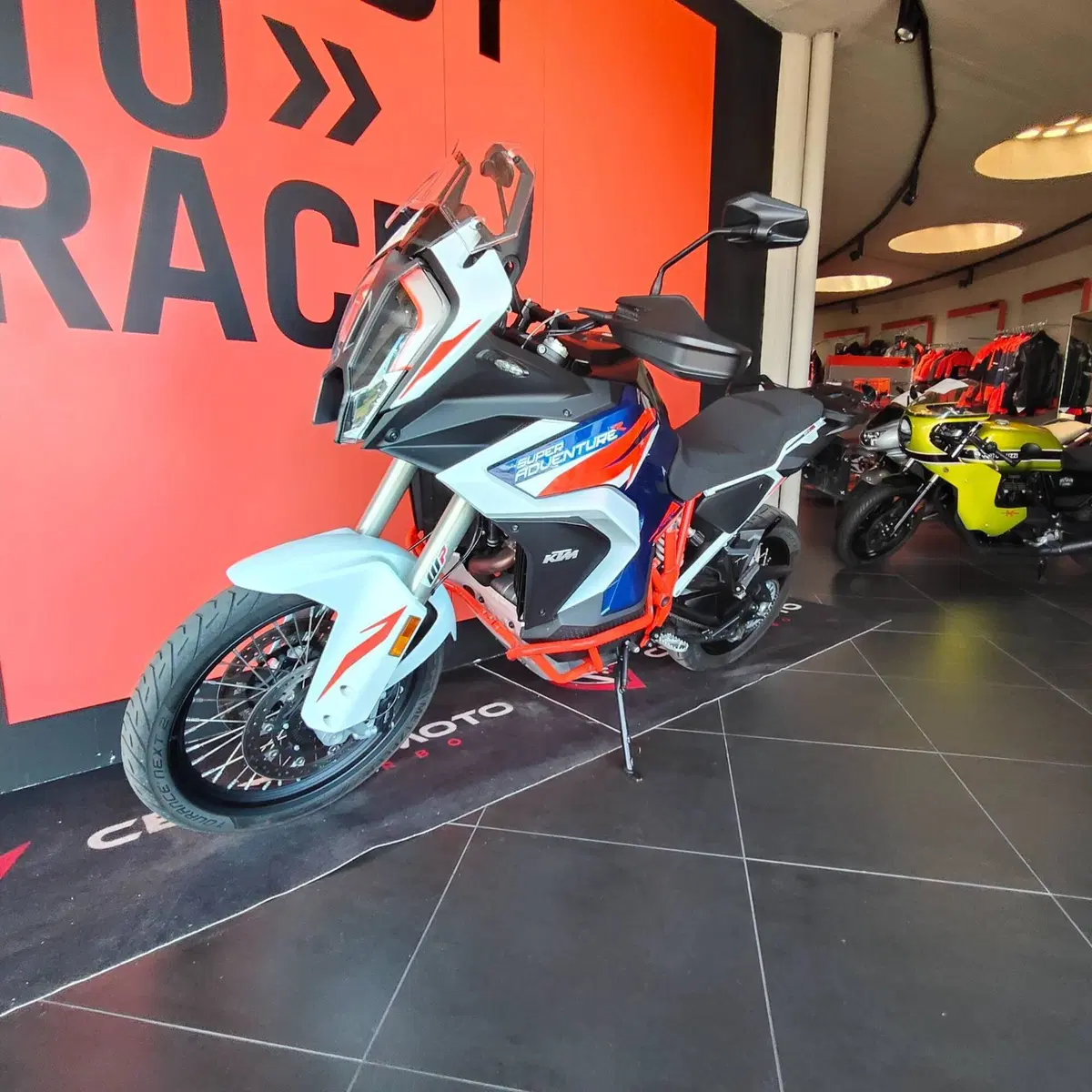 KTM 1290 Super Adventure R (2021) (9)