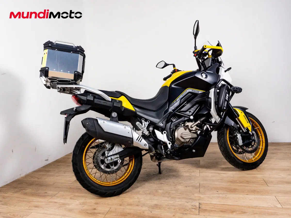 QJ Motor SVT 650 X (2024) (3)