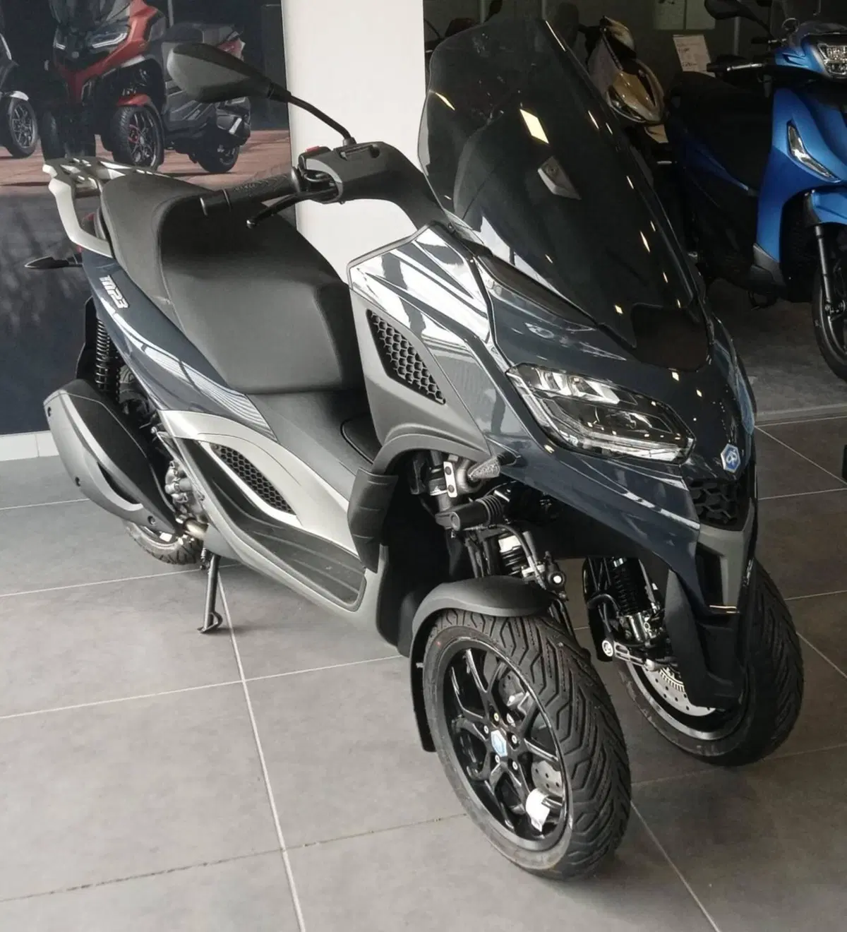 Piaggio MP3 310 (2025 - 26) (3)
