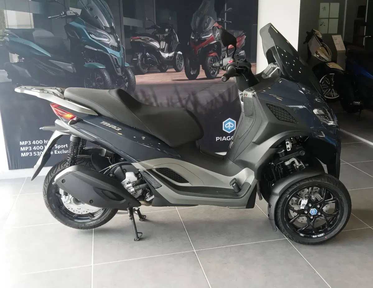 Piaggio MP3 310 (2025 - 26) (4)