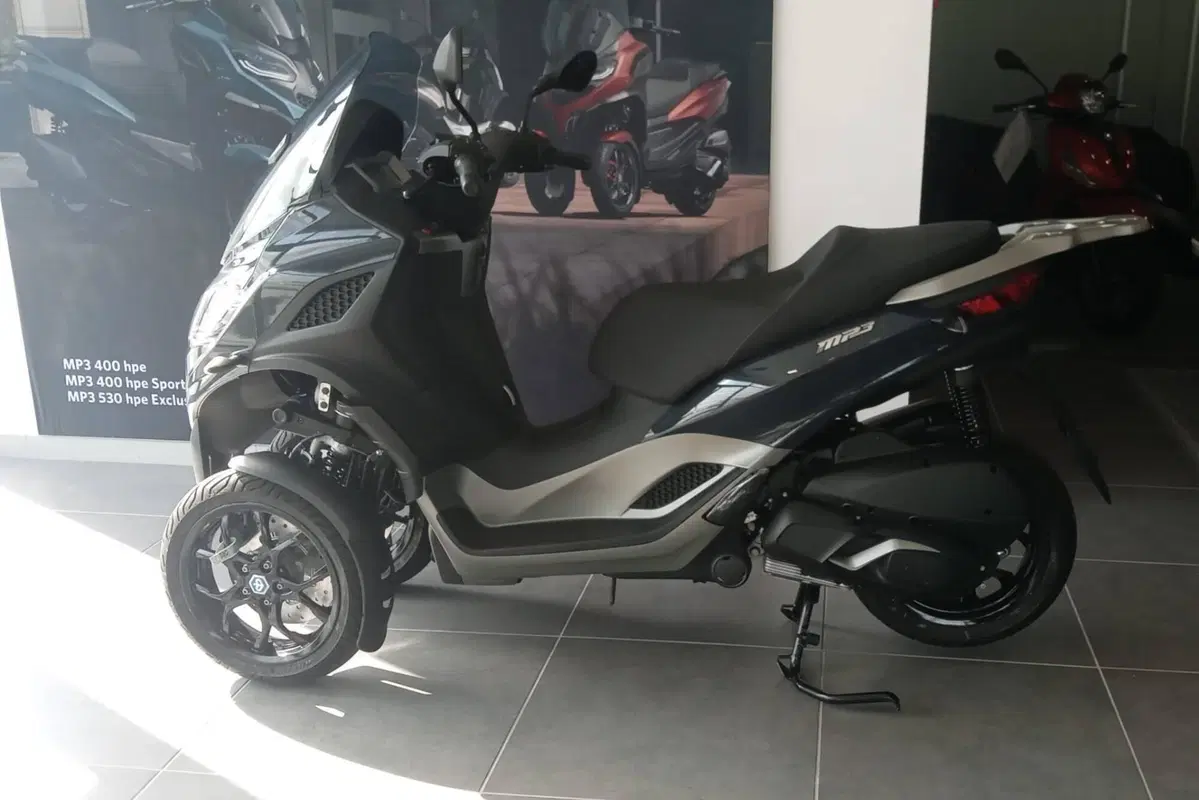 Piaggio MP3 310 (2025 - 26) (11)
