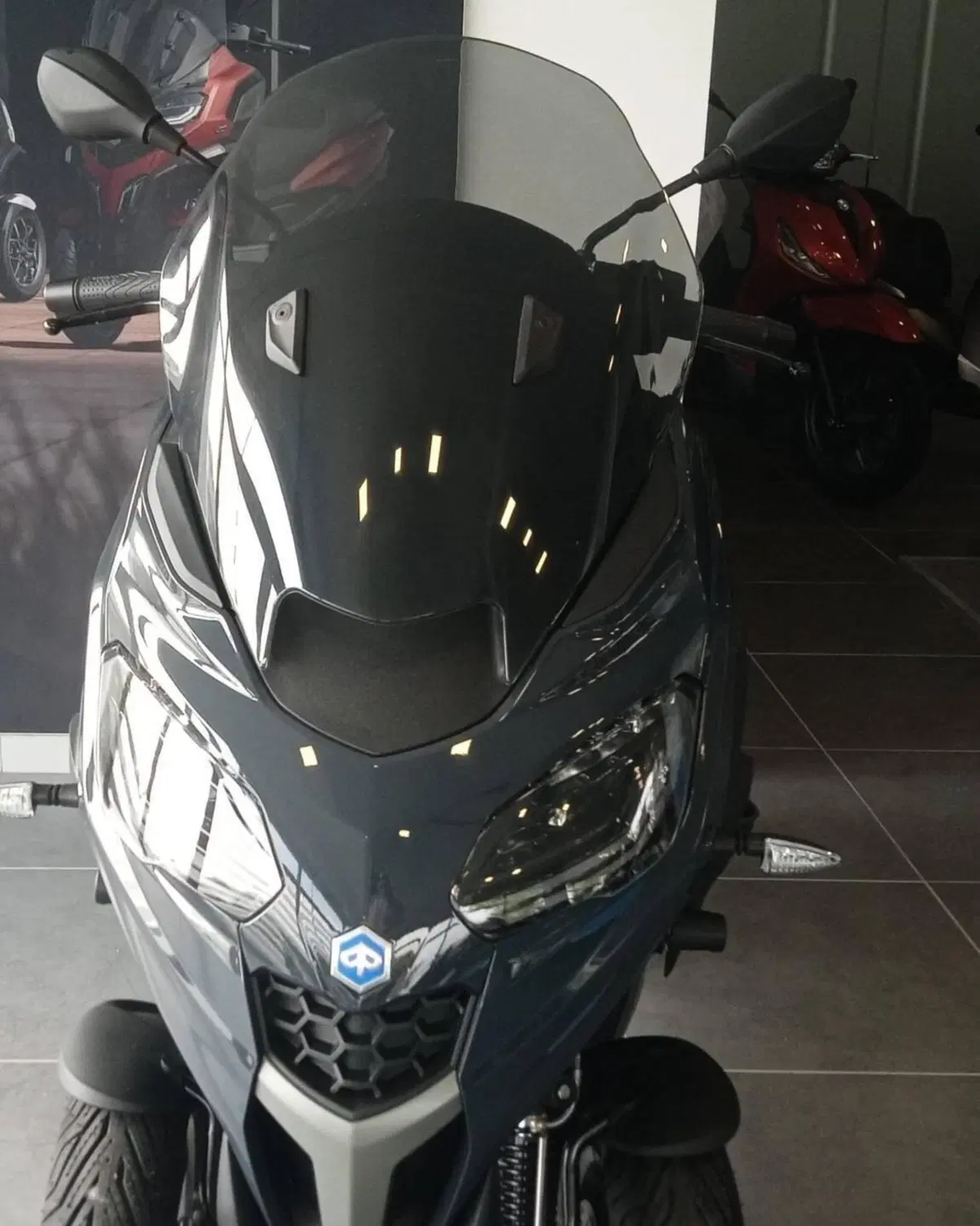 Piaggio MP3 310 (2025 - 26) (15)
