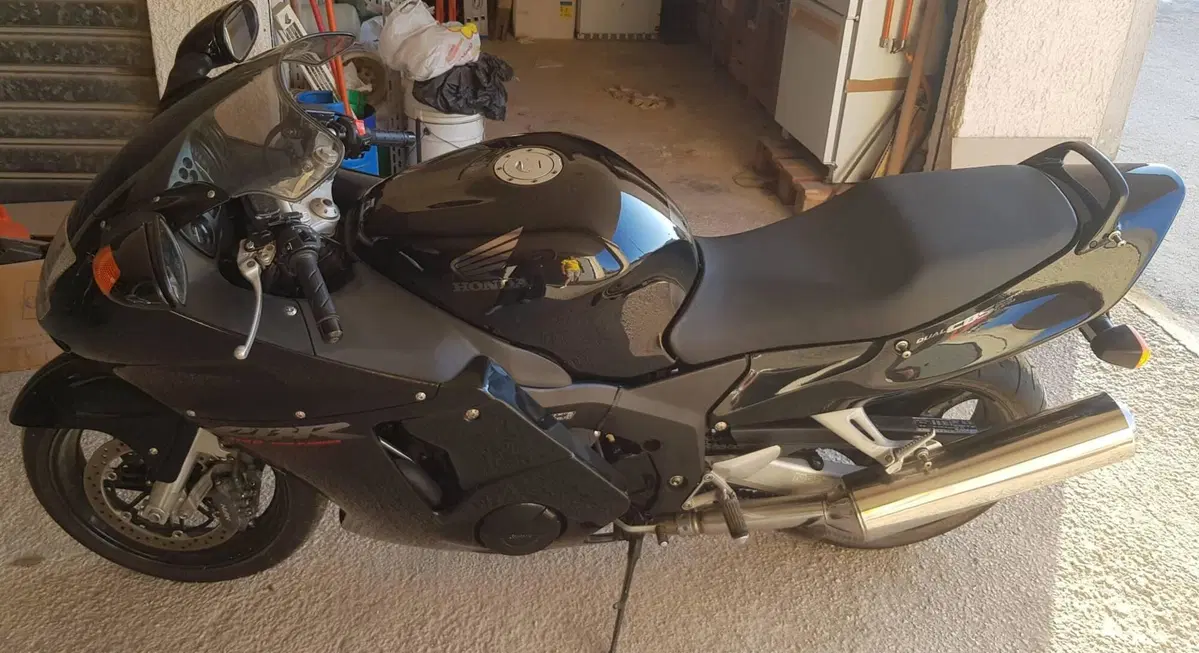 Honda CBR 1100 XX SUPER BLACKBIRD  (3)