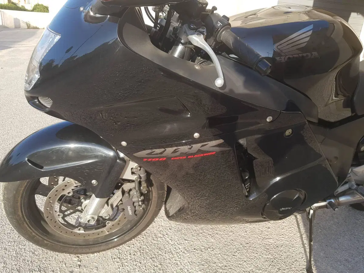 Honda CBR 1100 XX SUPER BLACKBIRD  (17)