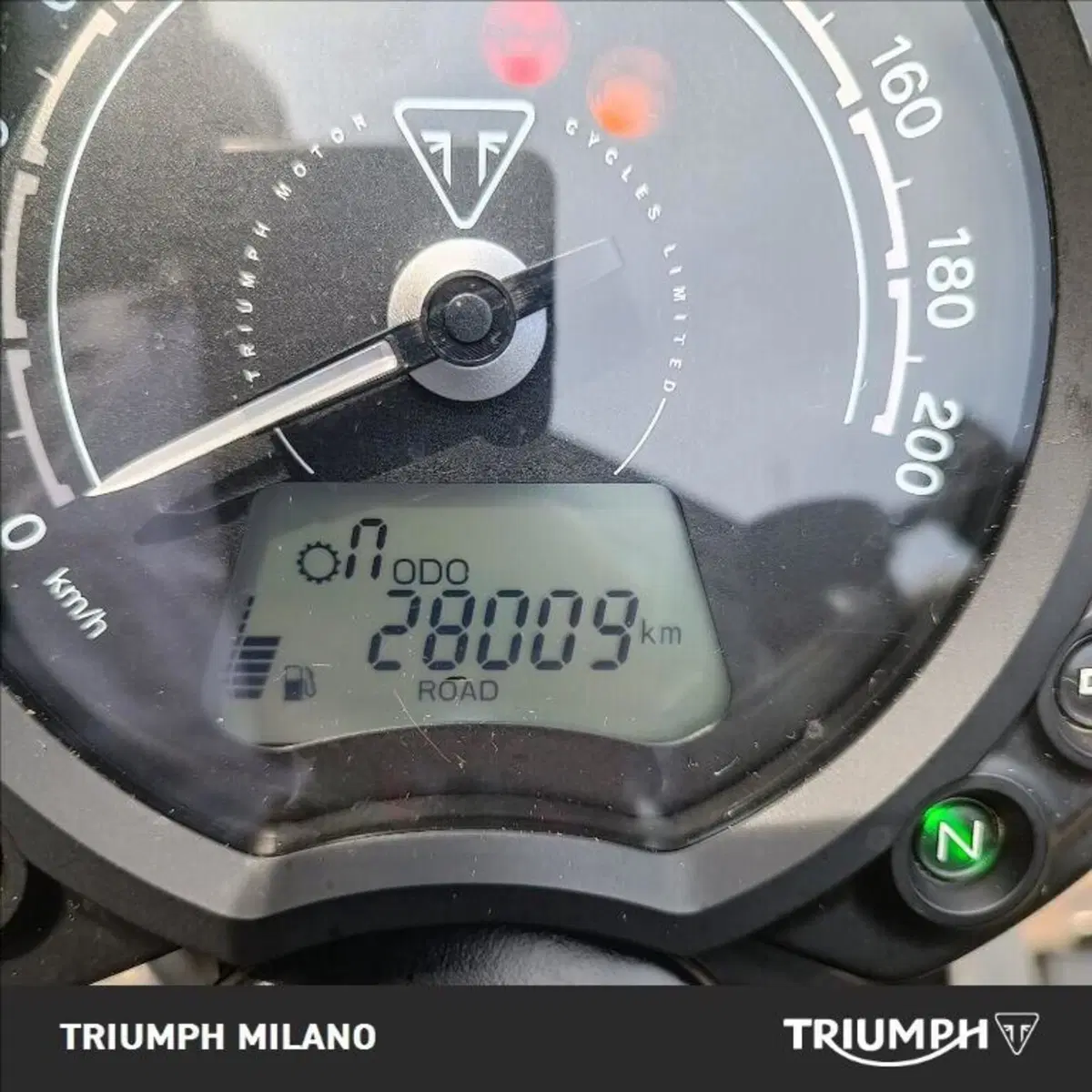 Triumph Street Twin 900 (2021 - 22) (6)