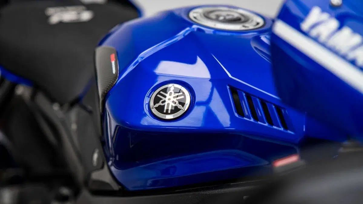 Yamaha YZF R1 (2020 - 25) (11)