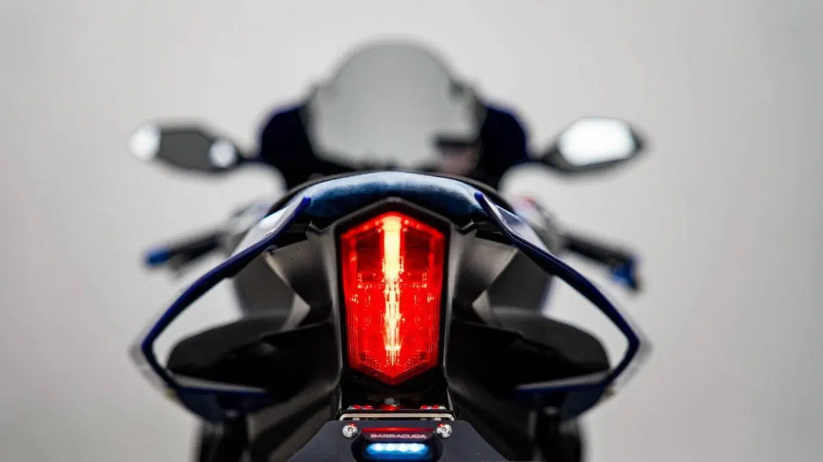 Yamaha YZF R1 (2020 - 25) (18)