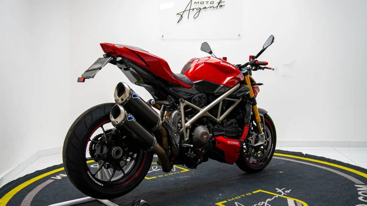 Ducati Streetfighter (2009 - 12) (4)