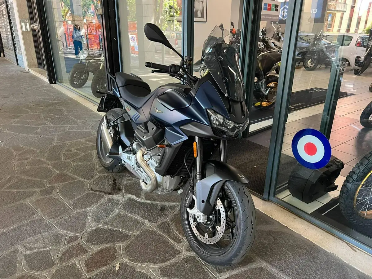 Moto Guzzi V100 Mandello (2025 - 26) (2)