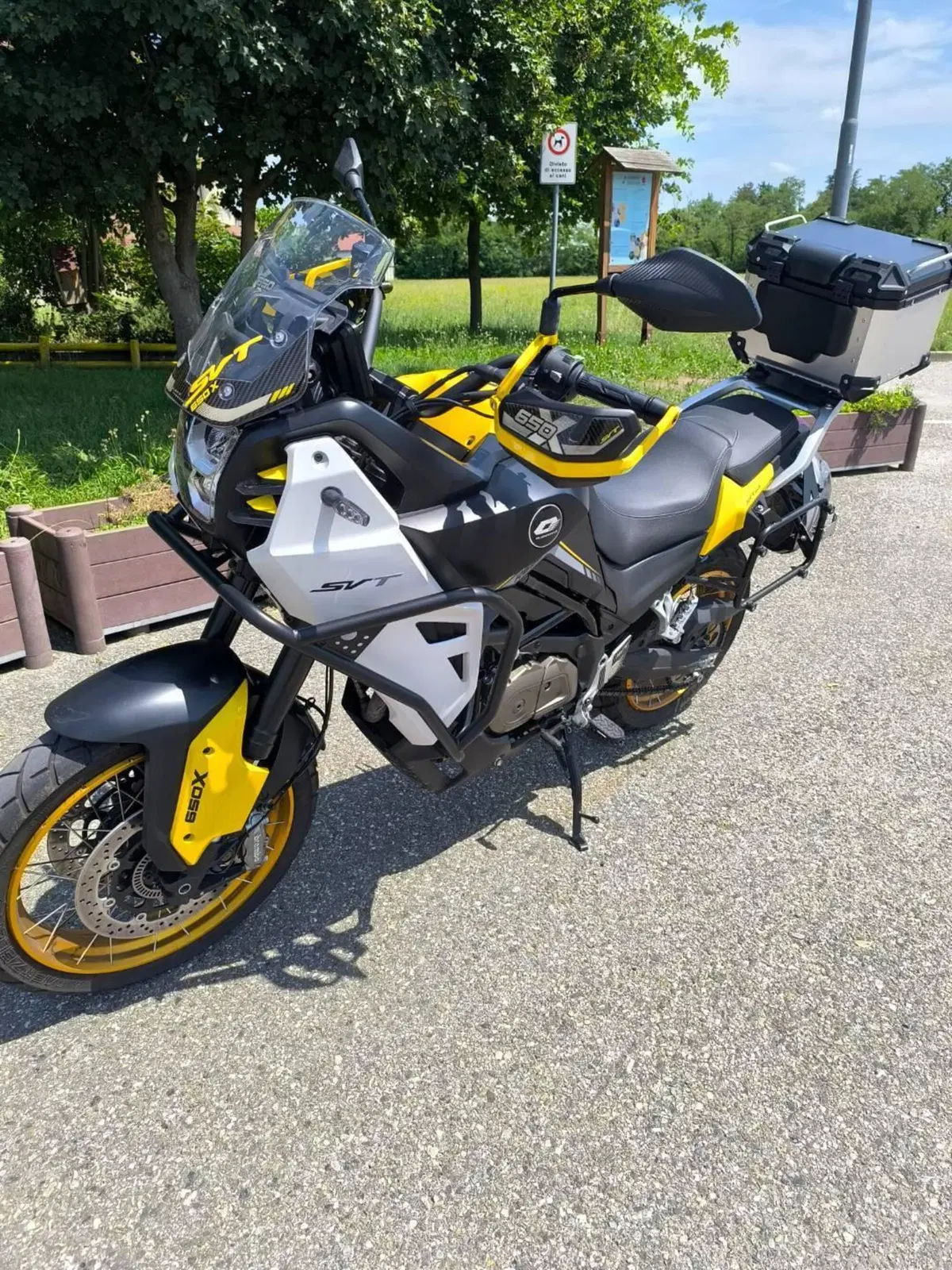 QJ Motor SVT 650 X (2024) (5)