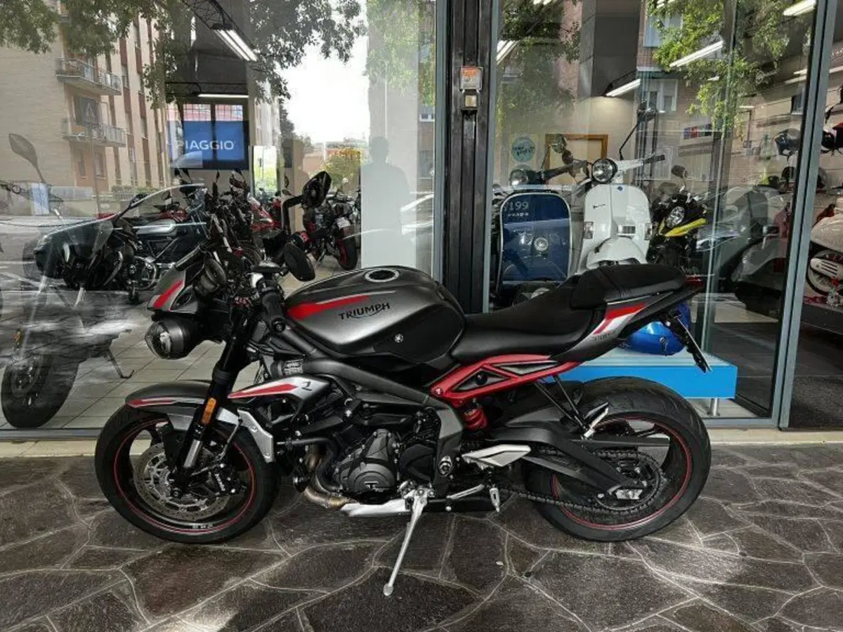 Triumph Street Triple R (2020 - 22)