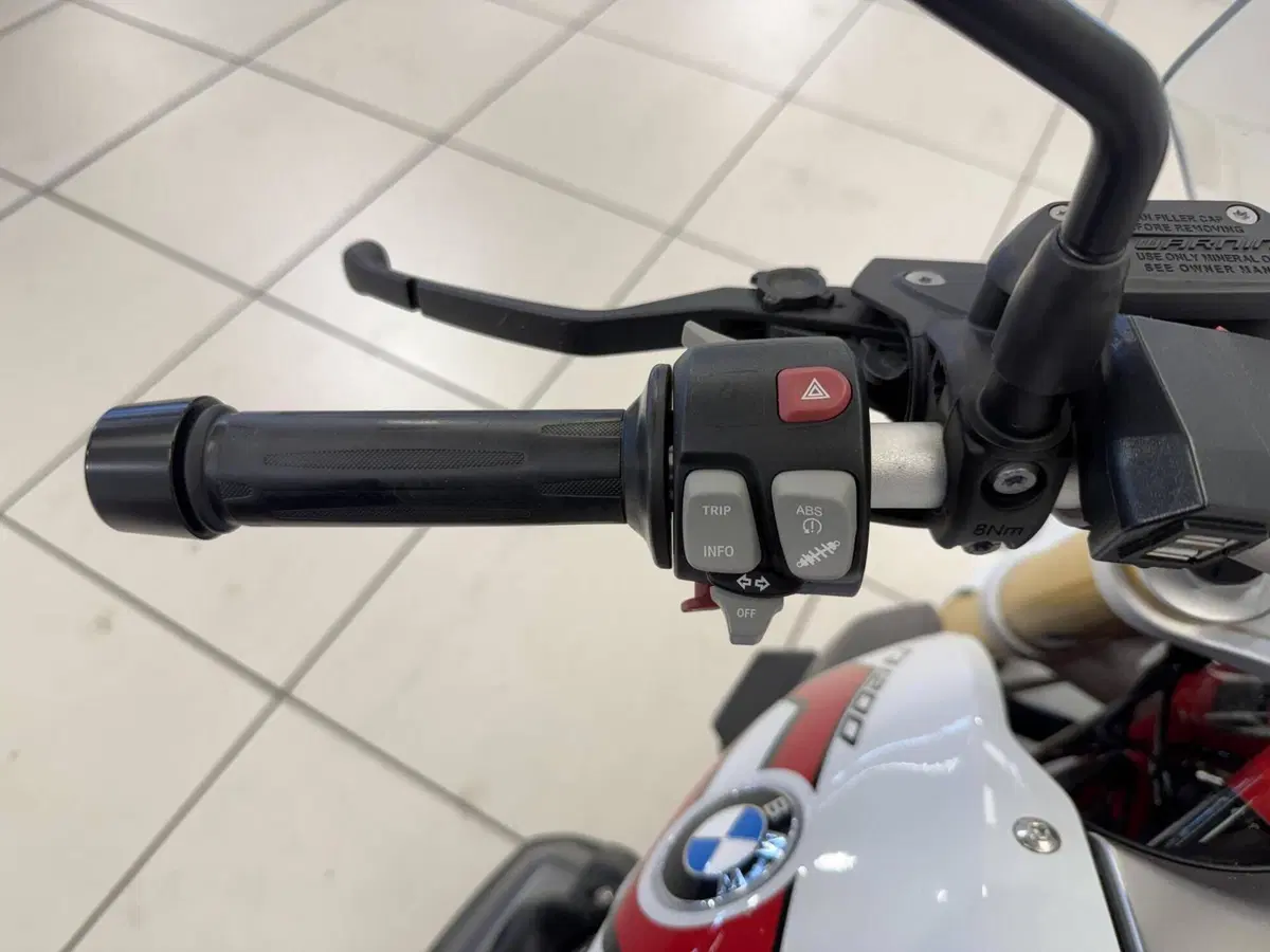Bmw R 1200 R (2015 - 16) (10)