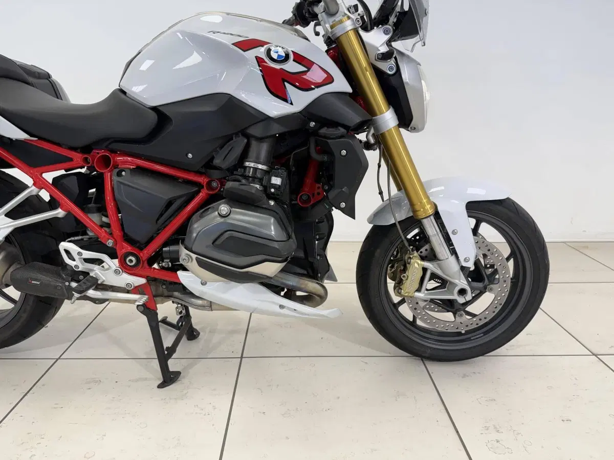 Bmw R 1200 R (2015 - 16) (12)