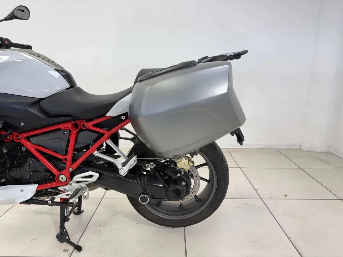 Bmw R 1200 R (2015 - 16) (14)