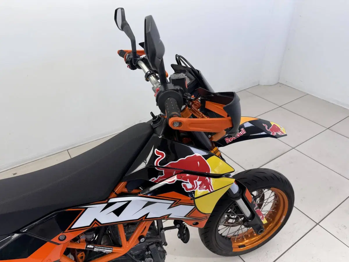 KTM 690 SMC R (2012 -17) (8)