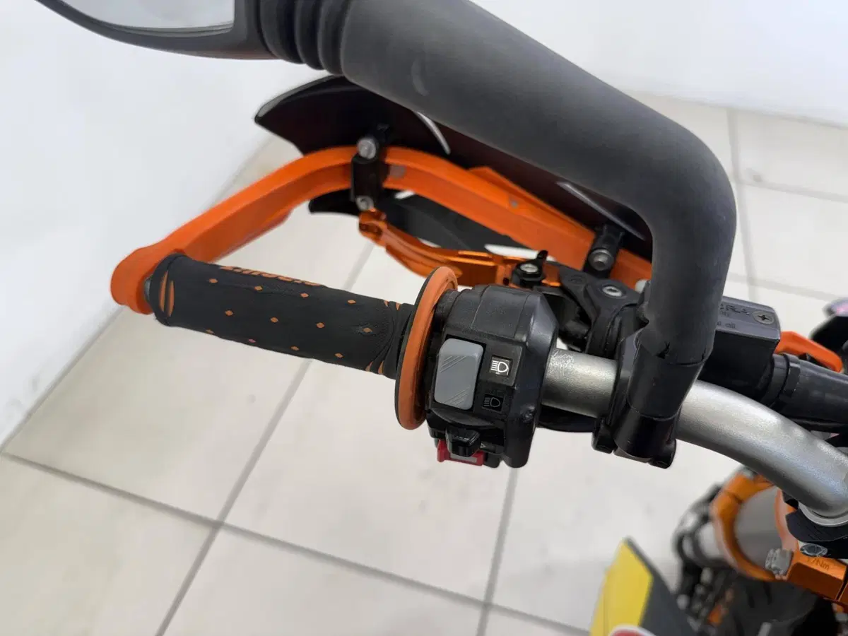 KTM 690 SMC R (2012 -17) (10)