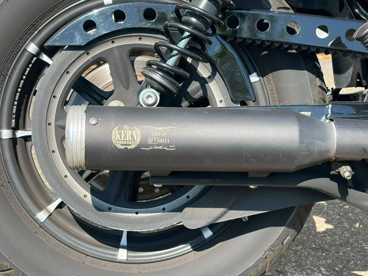 Harley-Davidson 883 Iron (2014 - 16) - XL 883N (9)