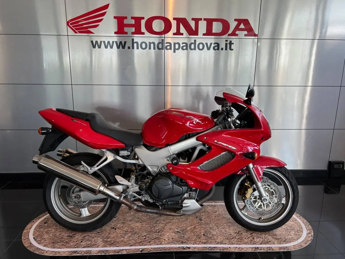 Honda VTR 1000 F Firestorm (1997 - 00)