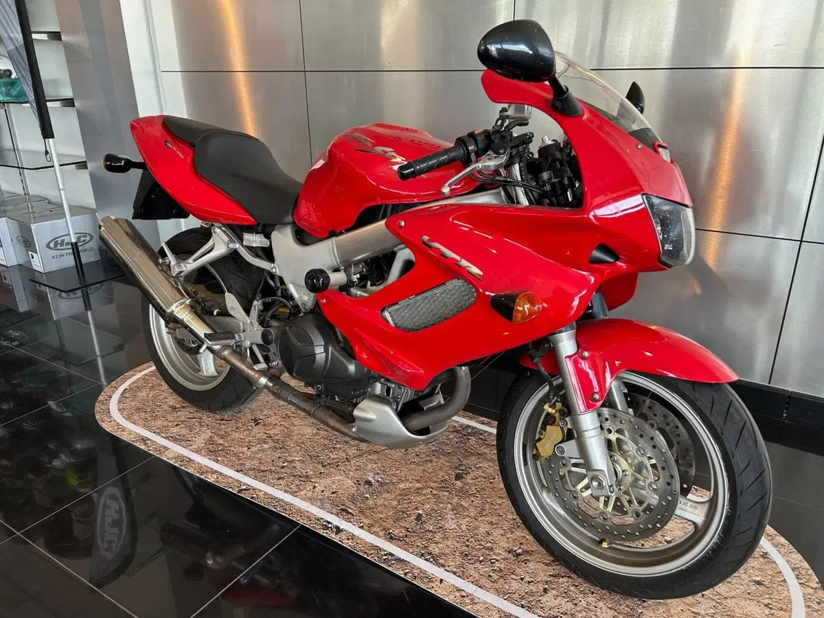 Honda VTR 1000 F Firestorm (1997 - 00) (3)