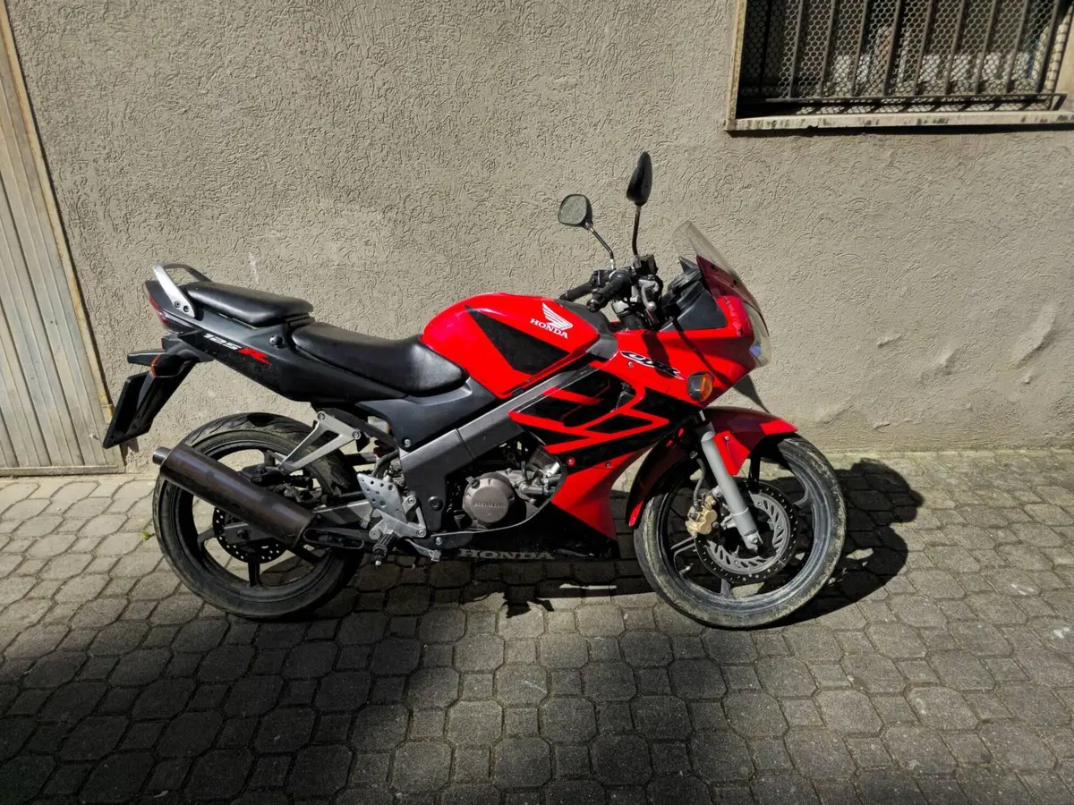 Honda CBR 125 R (2004 - 06) (2)