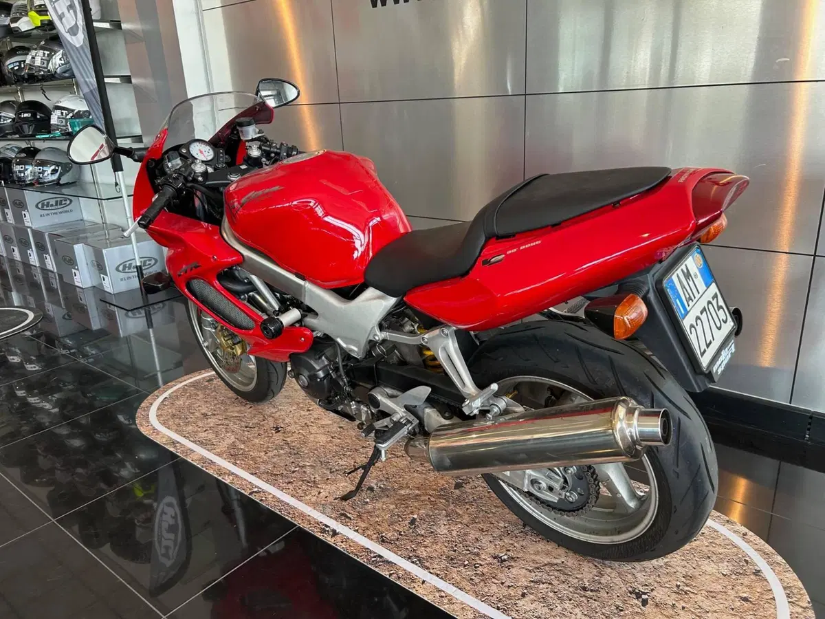 Honda VTR 1000 F Firestorm (1997 - 00) (6)