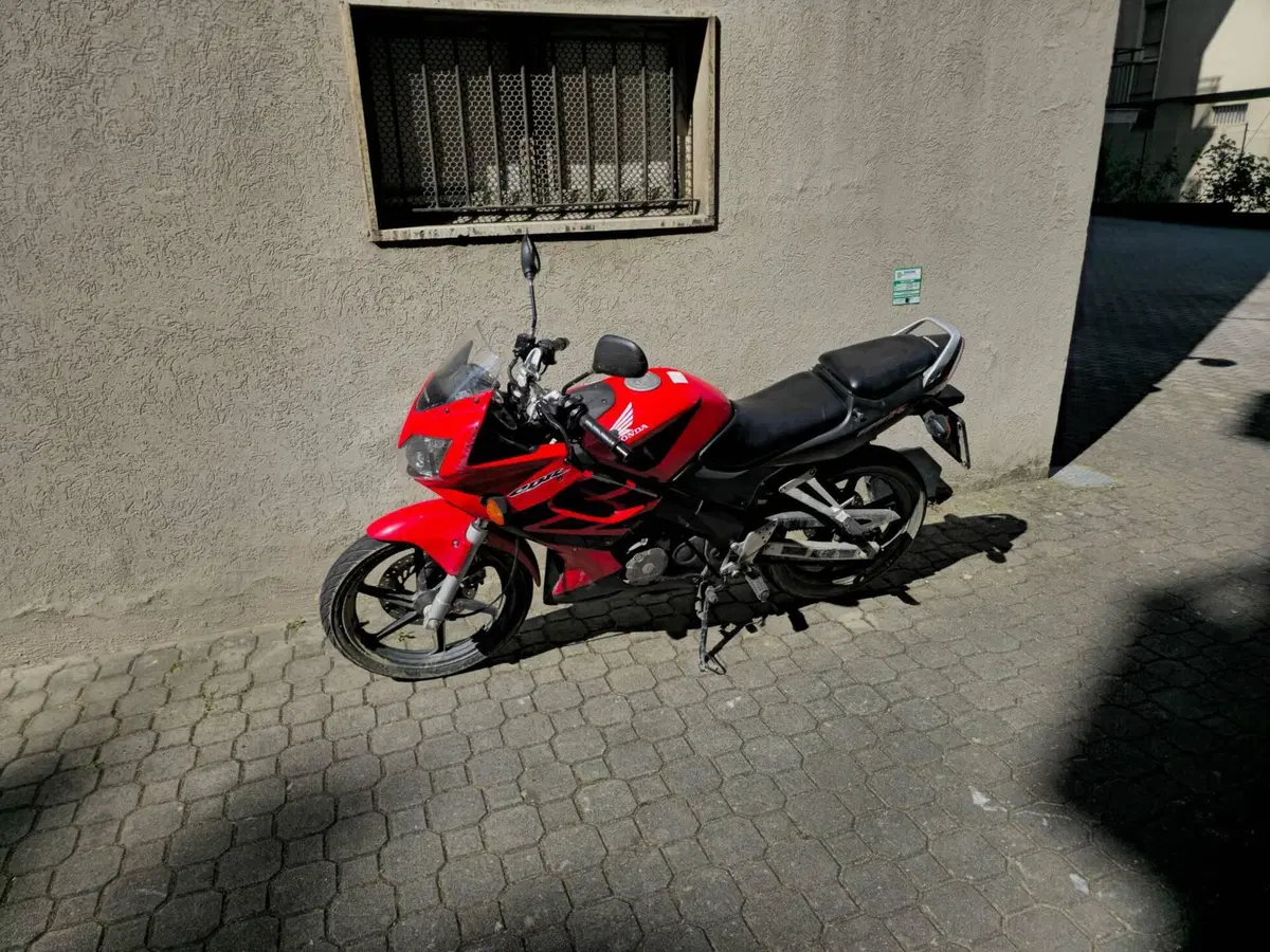 Honda CBR 125 R (2004 - 06) (4)