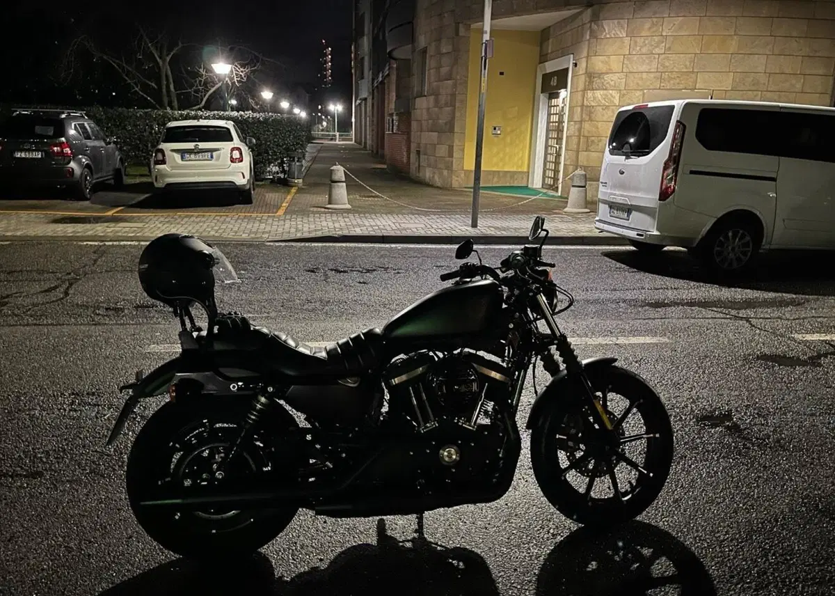 Harley-Davidson 883 Iron (2017 - 20) - XL 883N (5)