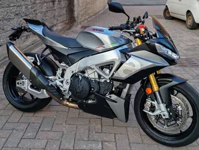 Aprilia Tuono V4 (2021 - 24) usata