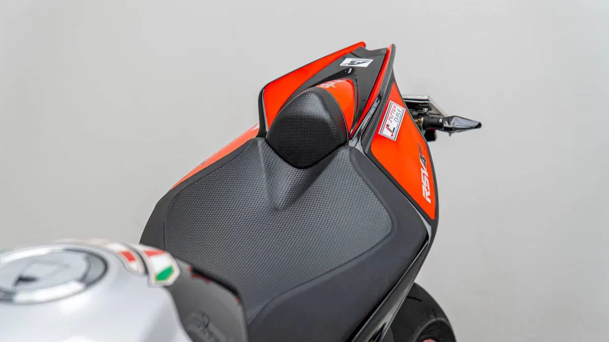 Aprilia RSV4 RF (2017 - 19) (11)