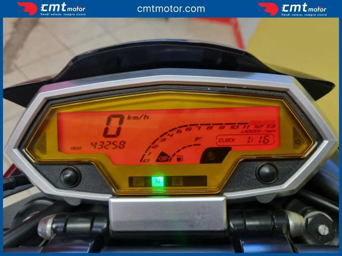 Kawasaki Z 1000 (2010 - 13) (6)