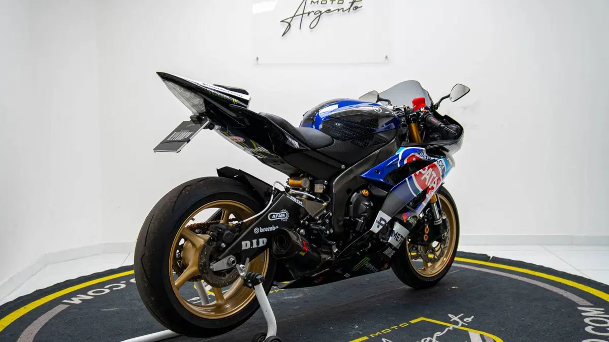 Yamaha YZF R6 (2010 - 16) (4)