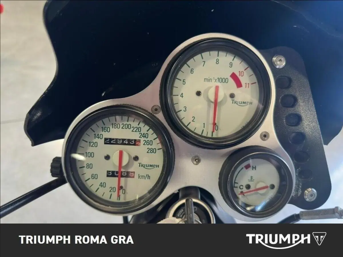 Triumph Speed Triple 955 (1998 - 01) (4)
