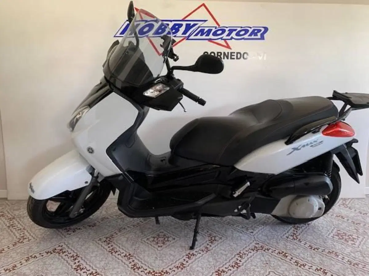 Yamaha X-Max 250 (2007 - 09) (6)