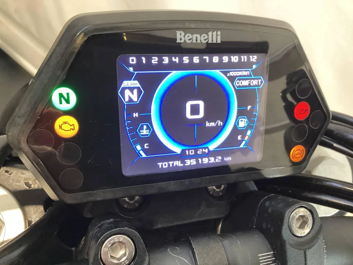 Benelli 502 C (2019 - 20) (5)