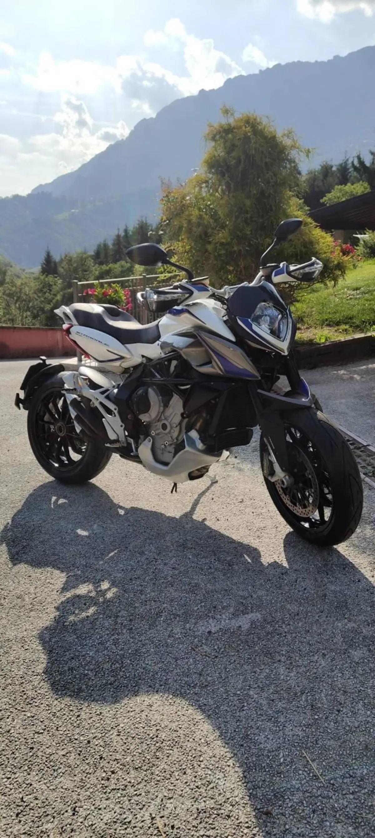 MV Agusta Stradale 800 EAS ABS (2015 - 17) (4)
