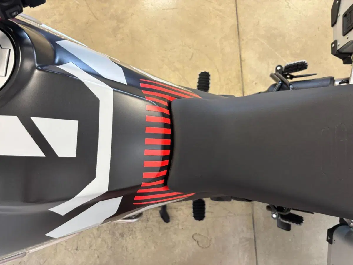 Ducati DesertX (2022 - 25) (8)
