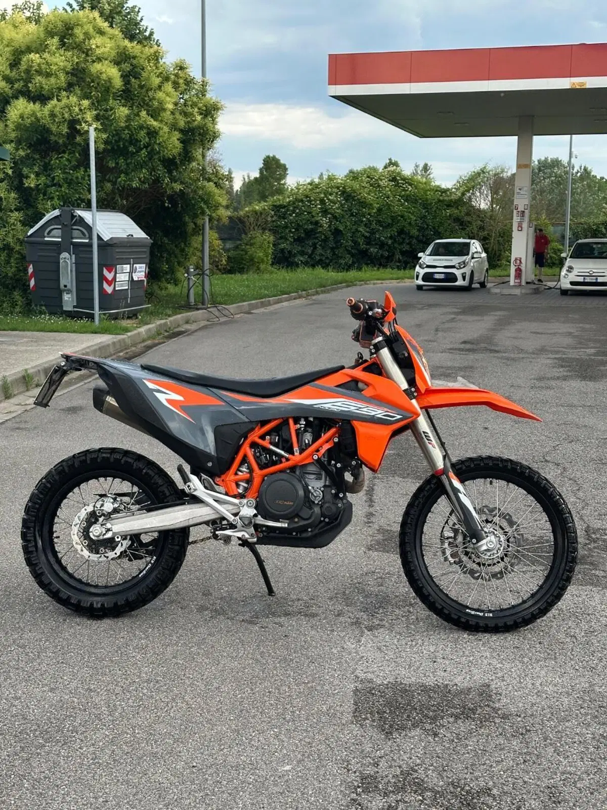 KTM 690 Enduro R (2021) (3)