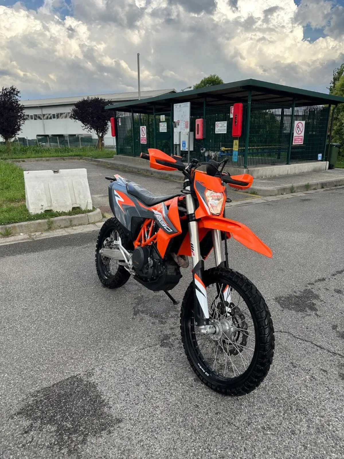 KTM 690 Enduro R (2021) (5)