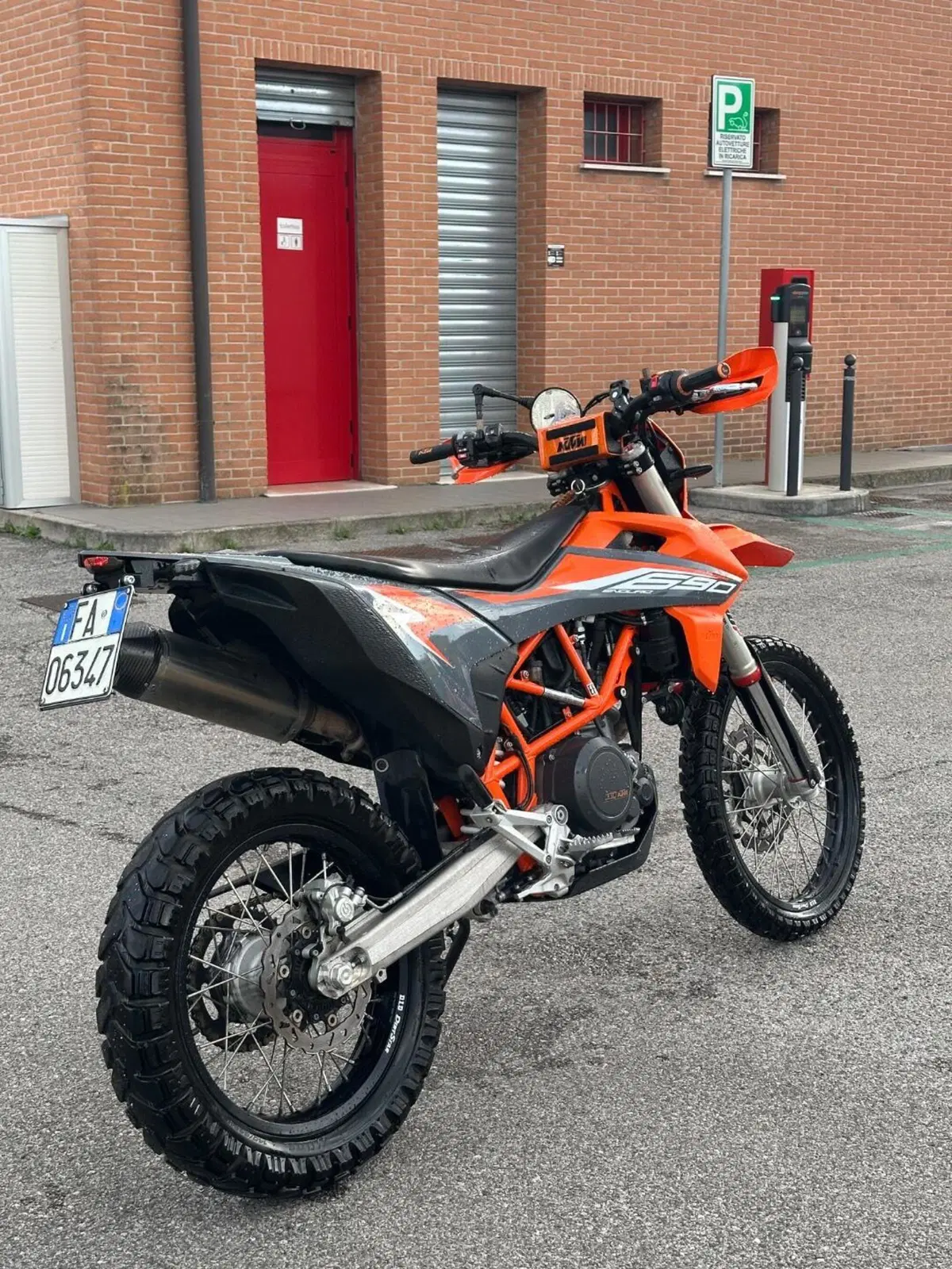 KTM 690 Enduro R (2021) (7)