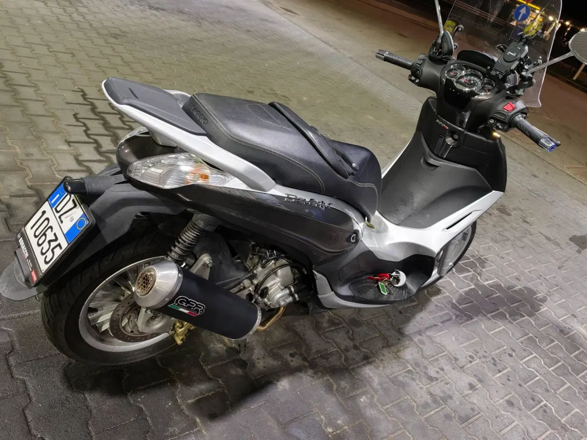 Piaggio Beverly 300 i.e. (2010 - 16) (3)