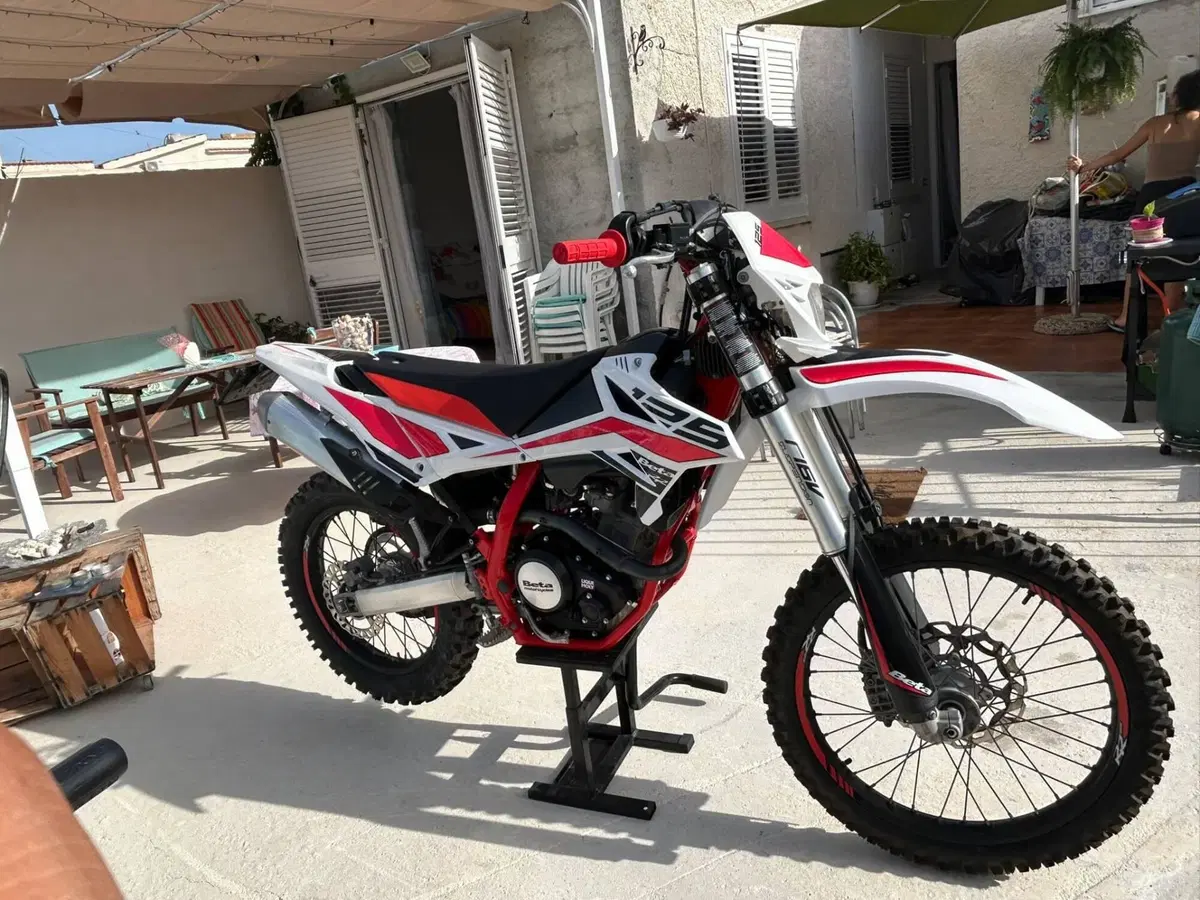 Betamotor RR 125 4T Enduro LC (2018 - 20) (2)