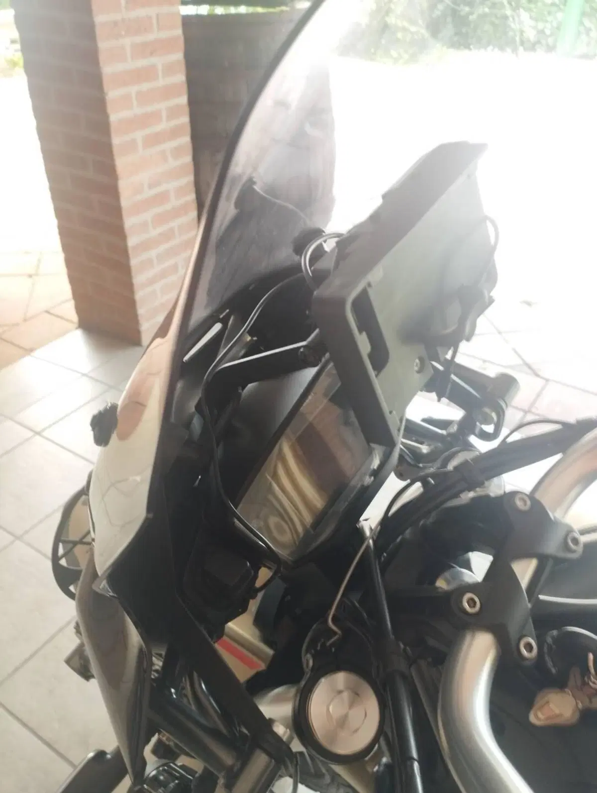 Moto Guzzi V85 TT Travel (2021 - 23) (5)