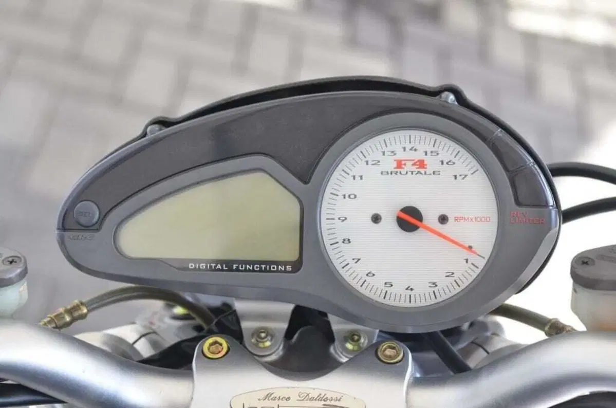 MV Agusta Brutale 750 S (2002 - 06) (12)