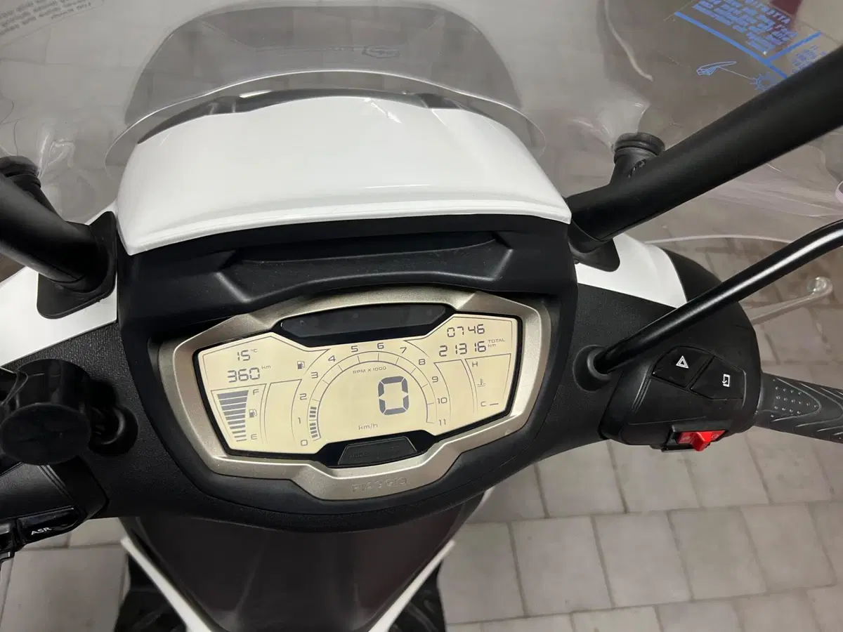 Piaggio Beverly 300 S ABS-ASR (2021 - 25) (3)